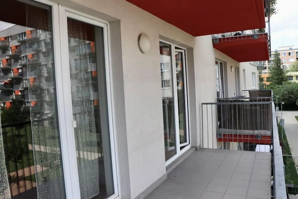 Apartment Hurka - 15 Min Do Centra, Garaz Prague